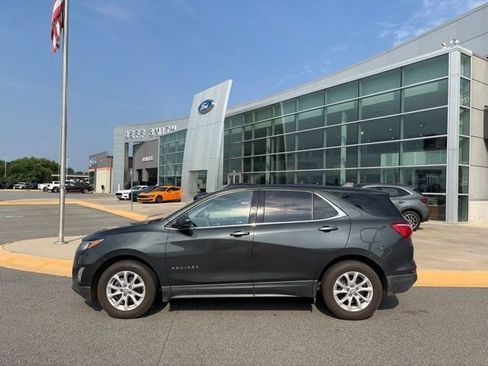 Used 2020 Chevrolet Equinox LT FWD image 2