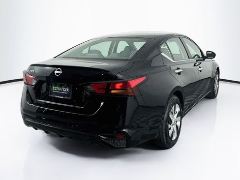 Used 2024 Nissan Altima 2.5 S FWD image 9