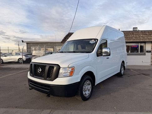 Used 2018 Nissan NV 2500 SV image 3