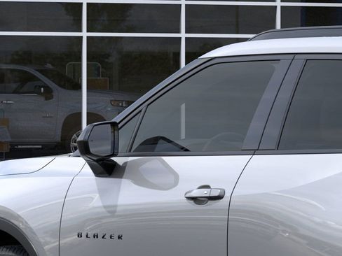 New 2026 Chevrolet Blazer LT image 12