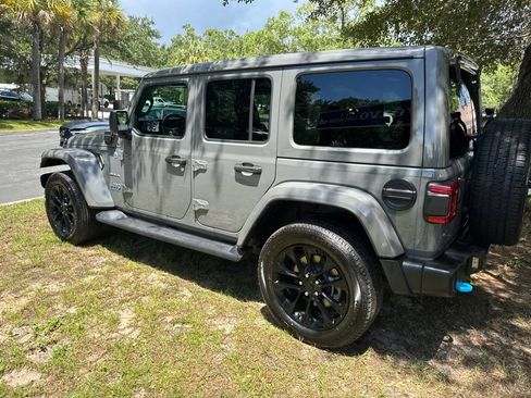 Used 2023 Jeep Wrangler Unlimited Sahara w/ Cold Weather Group AWD/4WD image 5
