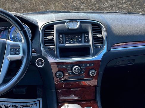 Used 2012 Chrysler 300 image 6