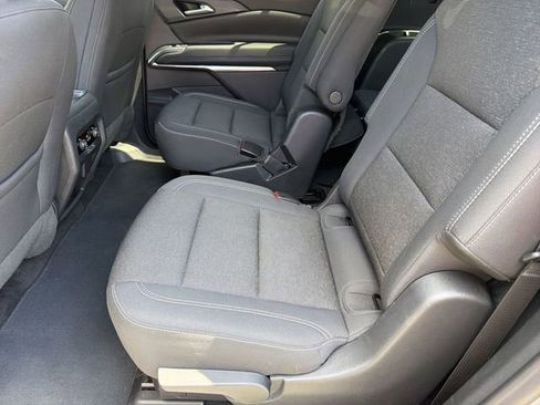 Used 2024 Chevrolet Traverse LT AWD/4WD image 19