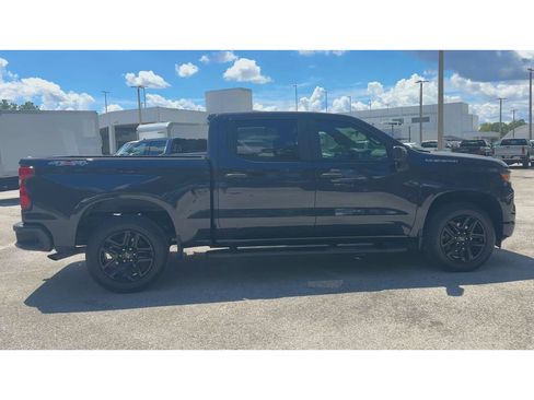 Certified 2023 Chevrolet Silverado 1500 Custom AWD/4WD image 9