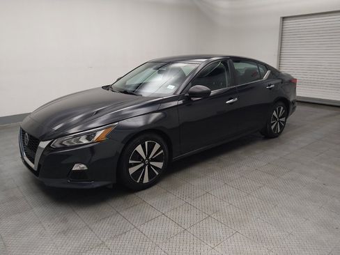 Used 2022 Nissan Altima 2.5 SV FWD image 2