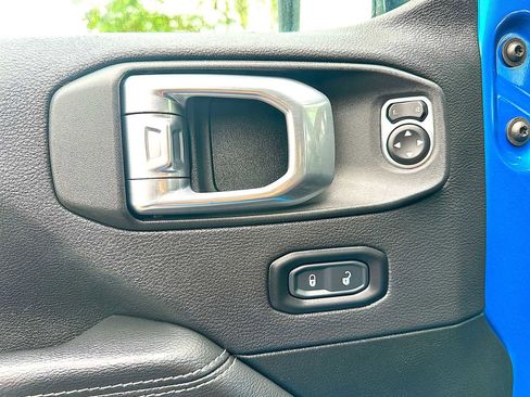 Used 2021 Jeep Gladiator Overland w/ Trailer Tow Package image 15