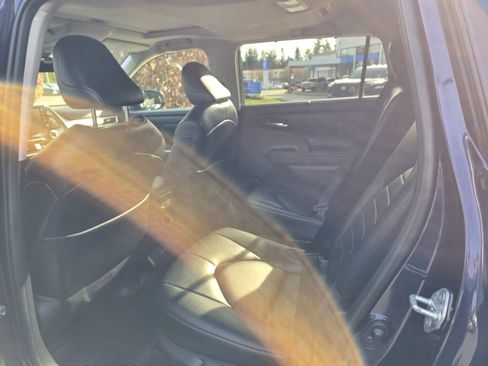 Used 2022 Toyota Highlander XLE image 6