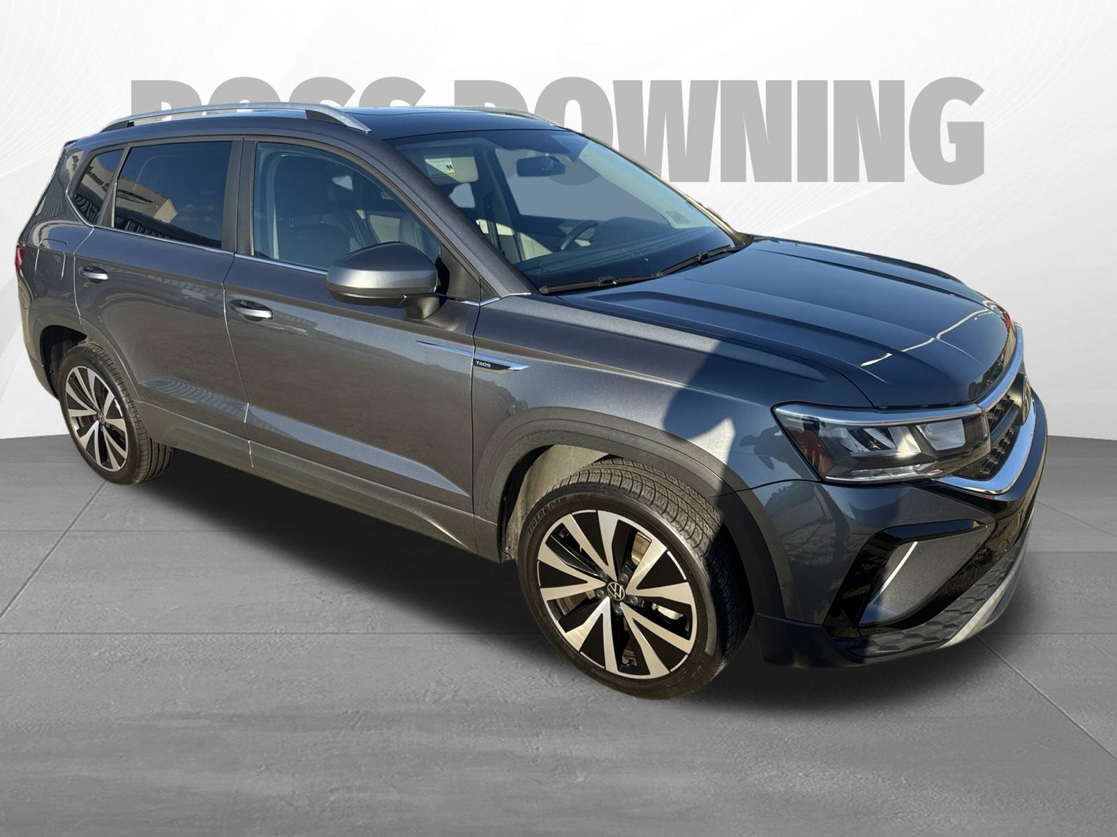 Used 2022 Volkswagen Taos SE FWD image 4