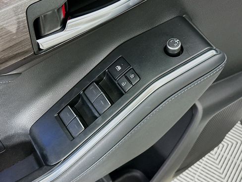 Used 2022 Toyota Highlander Platinum image 18