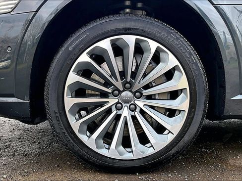 Used 2019 Audi e-tron Prestige w/ Prestige Package AWD/4WD image 12