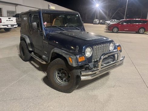 Used 2002 Jeep Wrangler X image 2