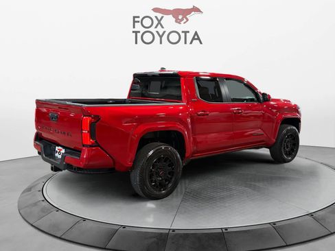 Used 2025 Toyota Tacoma SR5 w/ SR5 Upgrade Package AWD/4WD image 5