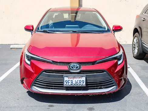 Used 2023 Toyota Corolla XLE FWD image 2