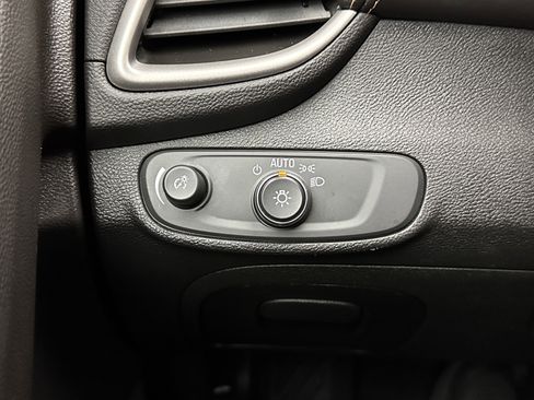 Used 2018 Chevrolet Trax LS image 18