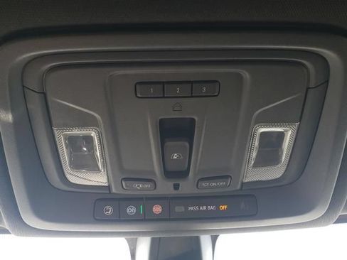 Used 2022 GMC Sierra 1500 AT4 w/ AT4 Preferred Package AWD/4WD image 22