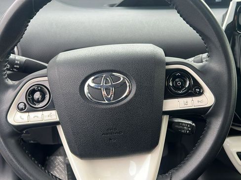 Used 2018 Toyota Prius Three image 12