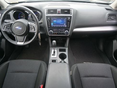 Used 2019 Subaru Outback 2.5i Premium image 32