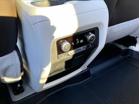 Used 2024 GMC Acadia Denali w/ Super Cruise Package image 25