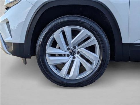 Used 2023 Volkswagen Atlas Cross Sport SE image 23