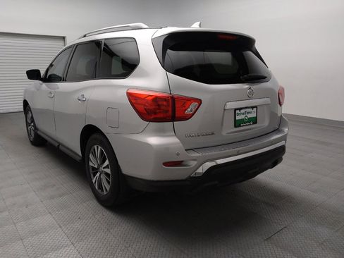 Used 2020 Nissan Pathfinder S image 5
