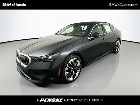 Used 2025 BMW 530i 530i w/ Premium Package image 1