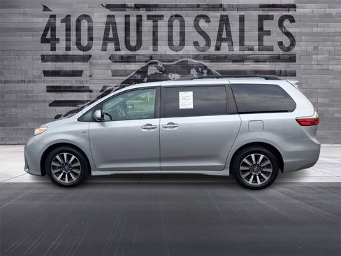 Used 2020 Toyota Sienna XLE Premium AWD/4WD image 7