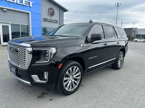 Used 2021 GMC Yukon Denali w/ Denali Premium Package AWD/4WD image 1