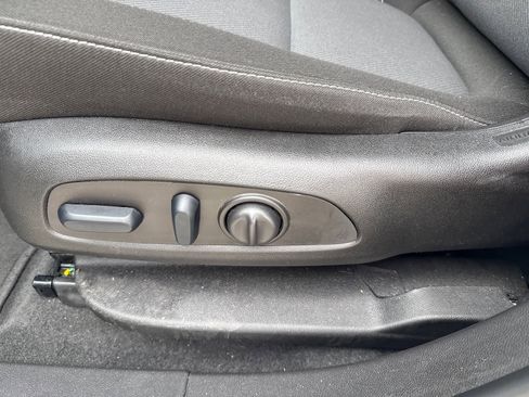 Used 2025 Chevrolet Blazer LT image 13