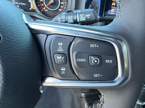 Used 2026 Jeep Wrangler Unlimited Sahara w/ Technology Group AWD/4WD image 28