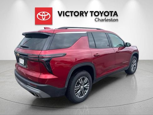 Used 2025 Chevrolet Traverse LT w/ LPO, Floor Liner Package AWD/4WD image 6