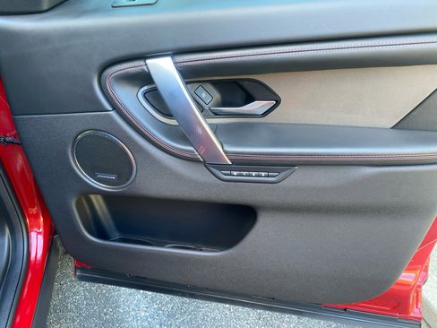 Used 2020 Land Rover Discovery Sport SE R-Dynamic image 28