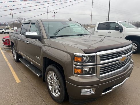 Used 2015 Chevrolet Silverado 1500 High Country w/ High Country Premium Package image 3