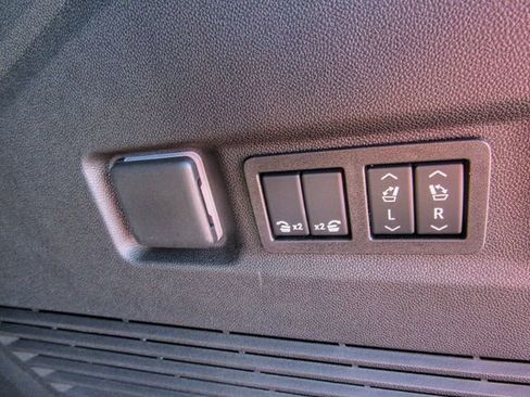 New 2026 Chevrolet Suburban Premier image 11