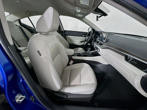 Used 2025 Nissan Altima 2.5 SV image 29
