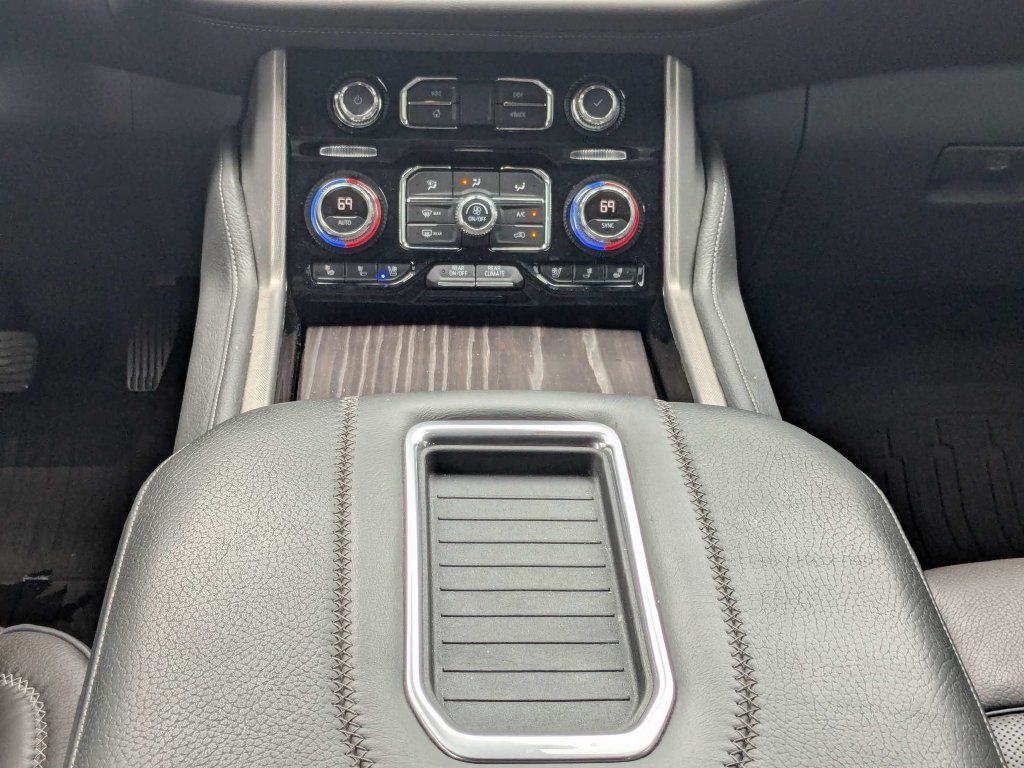 Used 2021 GMC Yukon Denali w/ Denali Premium Package RWD image 25