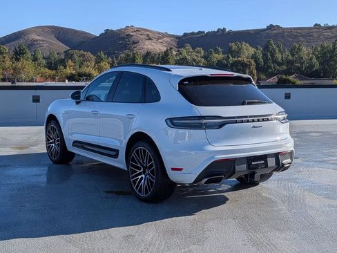 Certified 2026 Porsche Macan AWD/4WD image 3