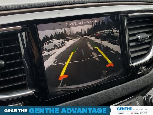 Used 2018 Chrysler Pacifica Touring-L Plus image 19