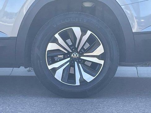 Used 2025 Volkswagen Atlas SE FWD image 20