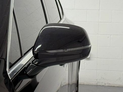 Used 2019 Bentley Bentayga image 13