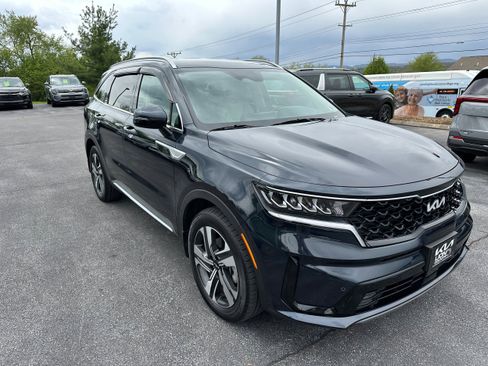 Used 2023 Kia Sorento EX AWD/4WD image 3