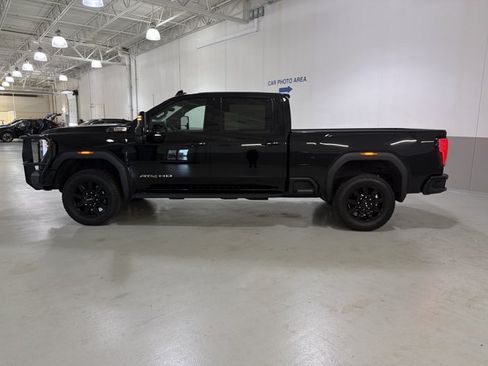 Used 2025 GMC Sierra 3500 AT4 w/ AT4 Premium Plus Package AWD/4WD image 4