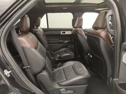 Used 2020 Ford Explorer Platinum w/ Premium Technology Package AWD/4WD image 19