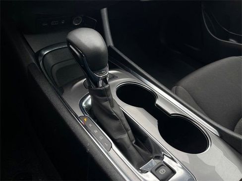 Used 2024 Chevrolet Malibu LT image 17