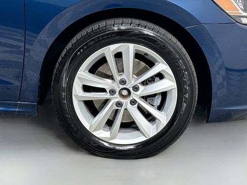 Used 2020 Volkswagen Passat 2.0T SE w/ Sunroof Package image 32