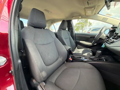 Used 2022 Toyota Corolla LE FWD image 29