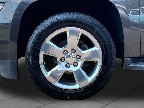 Used 2017 Chevrolet Suburban LT RWD image 11