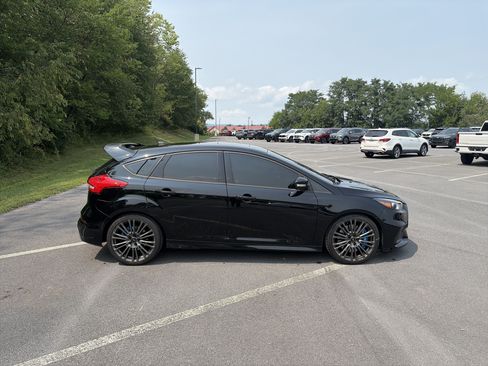 Used 2017 Ford Focus RS AWD/4WD image 4