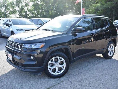 Used 2024 Jeep Compass Latitude AWD/4WD image 13
