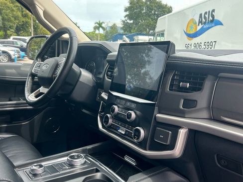 Certified 2024 Ford Expedition XLT image 27