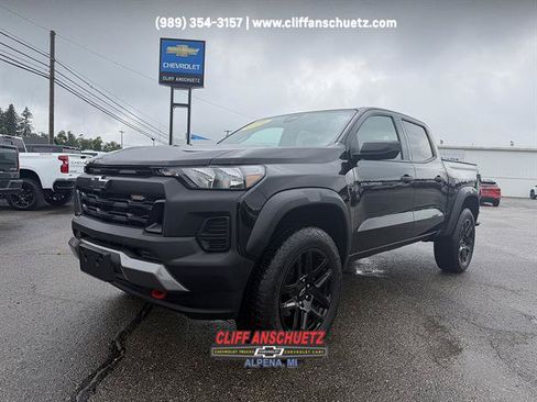 Used 2024 Chevrolet Colorado Trail Boss w/ Advanced Trailering Package AWD/4WD image 1